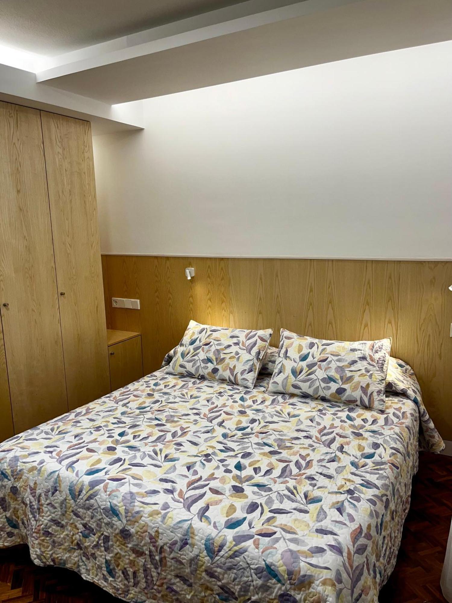 Hostal Charo II Santiago de Compostela Exterior photo