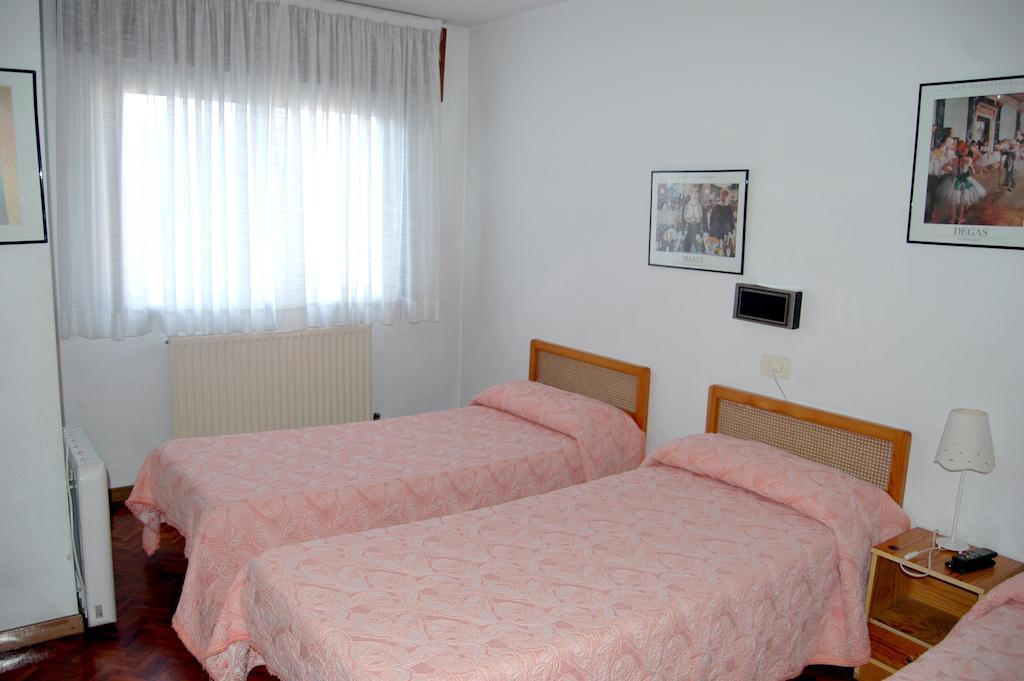 Hostal Charo II Santiago de Compostela Room photo