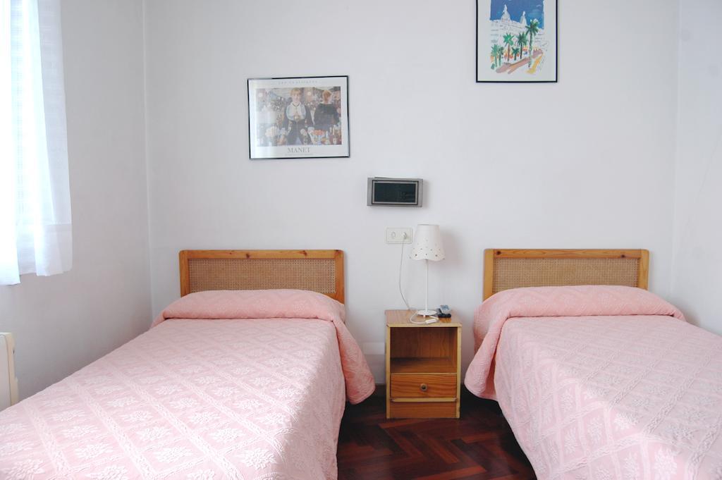 Hostal Charo II Santiago de Compostela Room photo